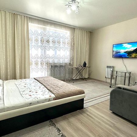 1 Комнатная Драмтеатр 1Bedroom Apartment Uszty-Kamenogorszk Kültér fotó