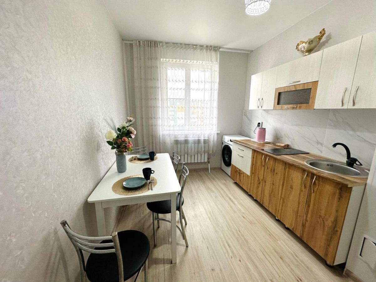 1 Комнатная Драмтеатр 1Bedroom Apartment Uszty-Kamenogorszk Kültér fotó