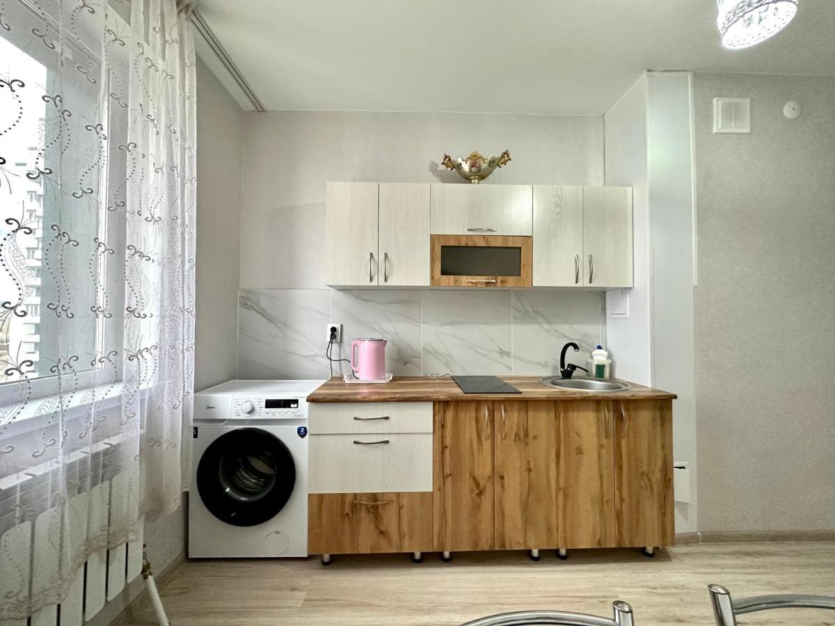 1 Комнатная Драмтеатр 1Bedroom Apartment Uszty-Kamenogorszk Kültér fotó